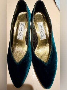 Teal Velvet Kitten Heels Private Collection USA True Vintage 80s Pumps